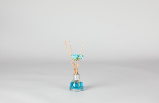 Bộ quà tặng Spa mini 30ml, Máy khuếch tán tinh dầu KWS kèm thanh gỗ